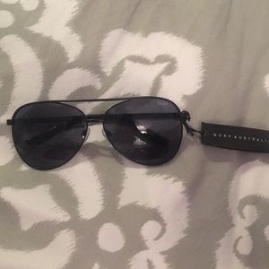 QuayVivienne Aviator Style Sunglasses